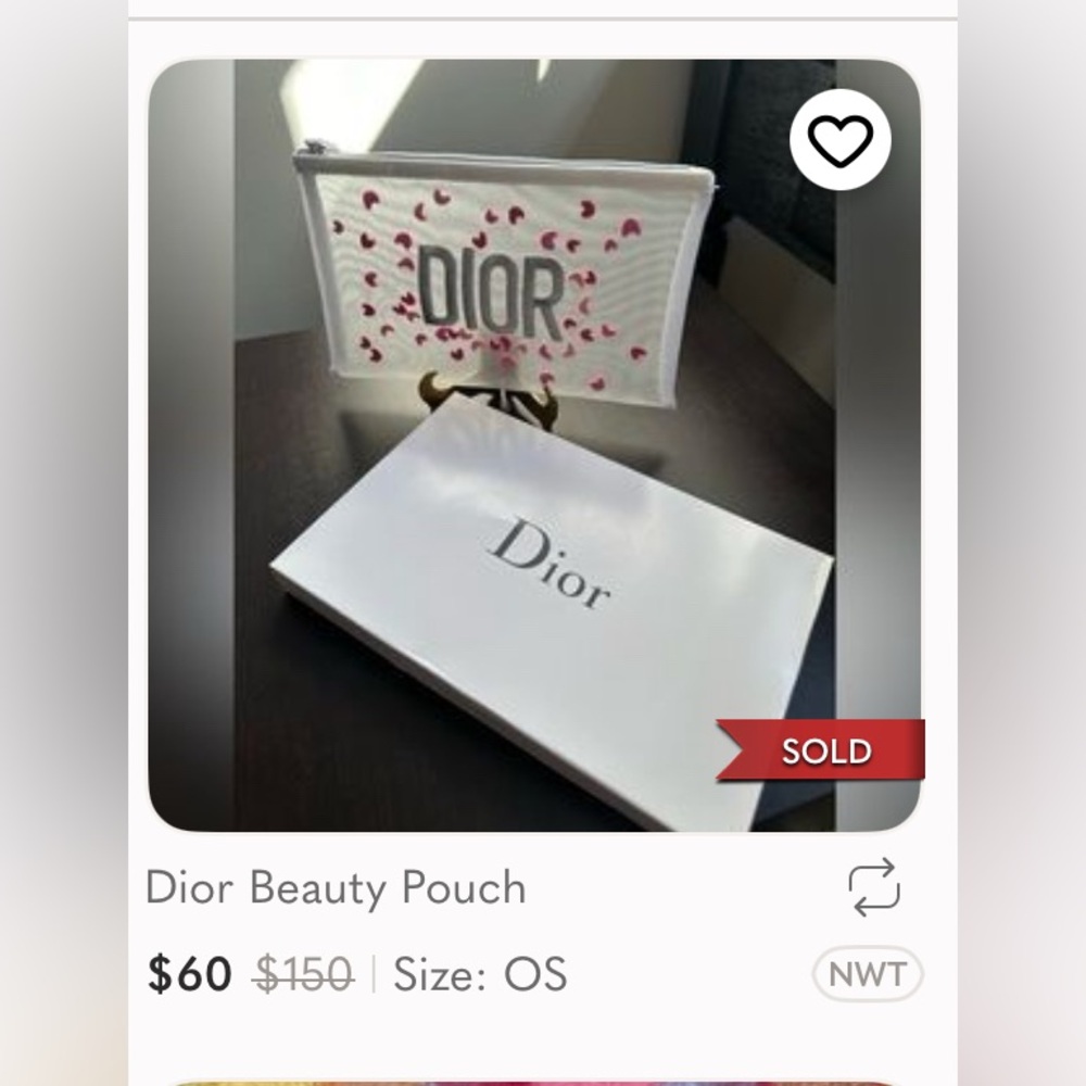 Beautiful Dior Beauty Pouch with embroidered flower petals and Dior in silver - Picture 9 of 10